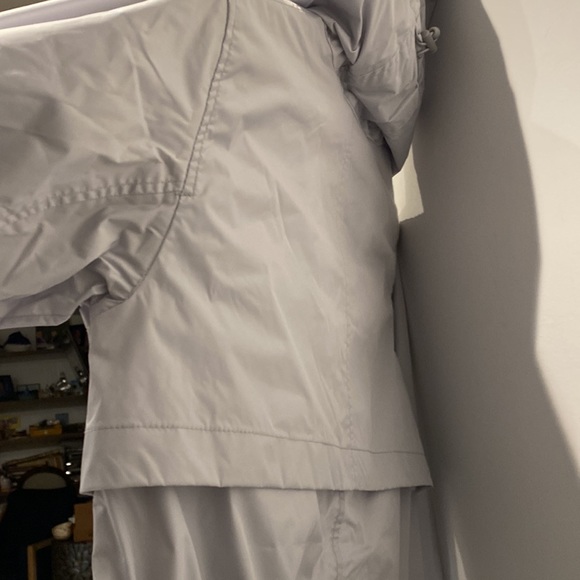 NEW Helly Hansen Women’s Waterproof Jacket - Picture 9 of 9